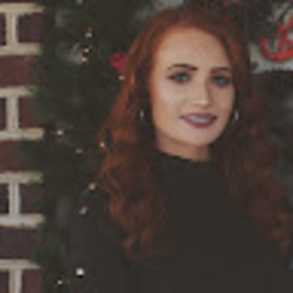 Meet your Posher, Sarah - Picture 1 of 1